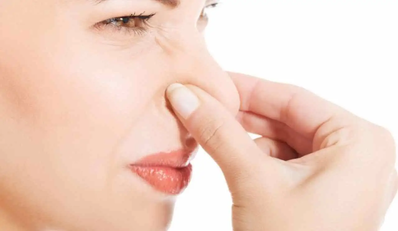 L’odore di vecchio esiste davvero: ecco a che età compare e come eliminarlo