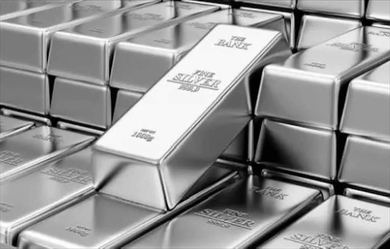 Investire in argento conviene? Ecco i pro e i contro che devi conoscere prima di iniziare